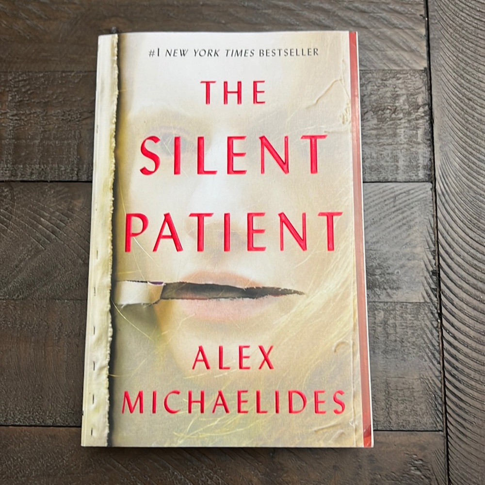 The Silent Patient Paperback Book Alex Michaelides